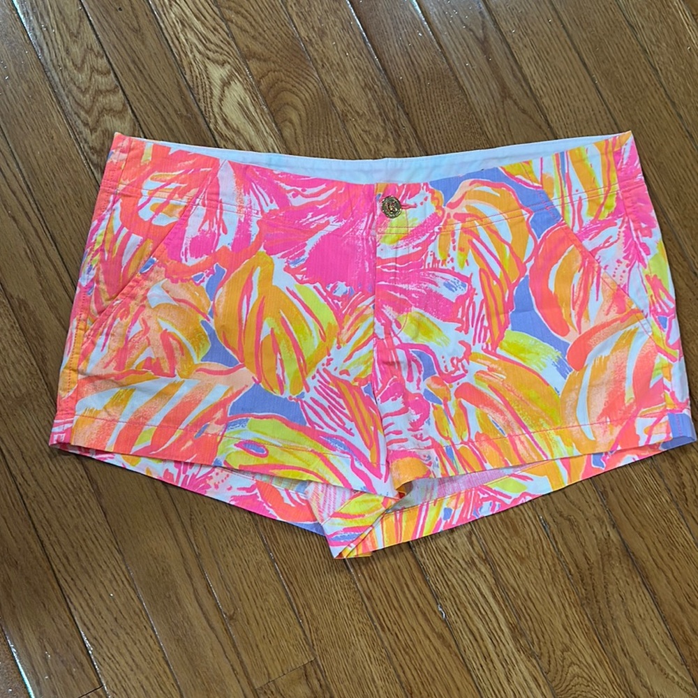 NWT! Lilly Pulitzer size 14 women’s shorts “Sun Splashed” print, Kerrie short